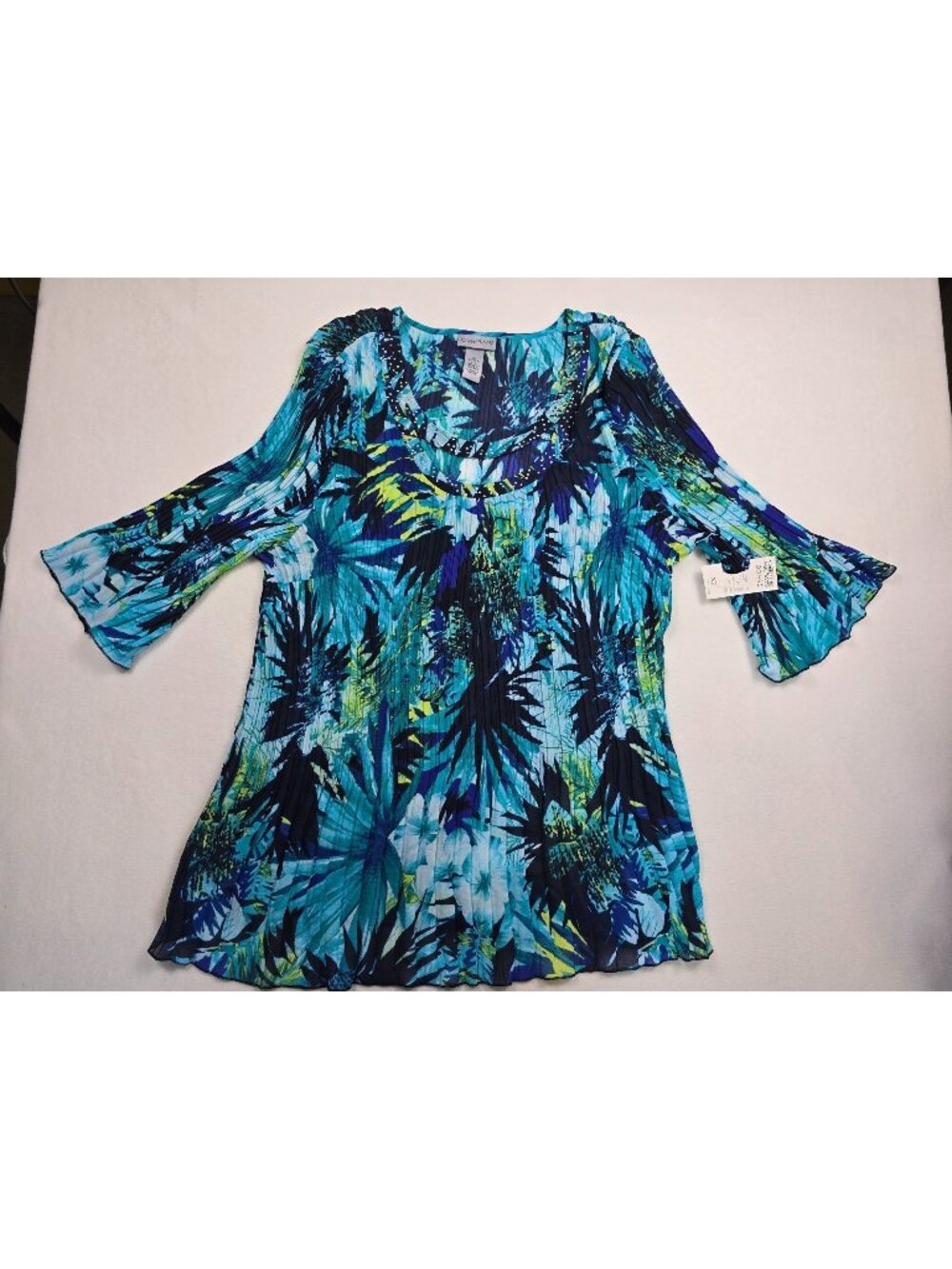 NEW Catherines Womens 2X Pleated Floral Tunic Top Bell Sleeves Blue Green Print